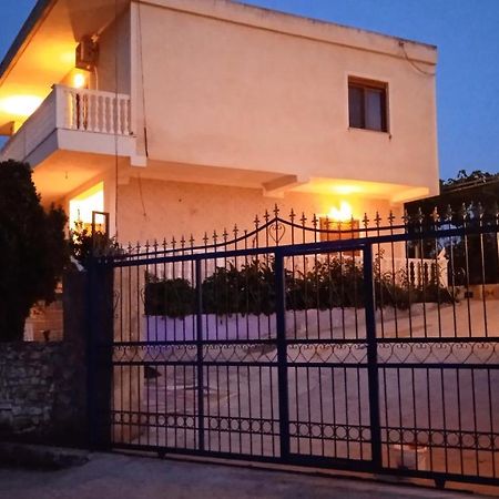 Arsen Apartments Sarandë Eksteriør billede